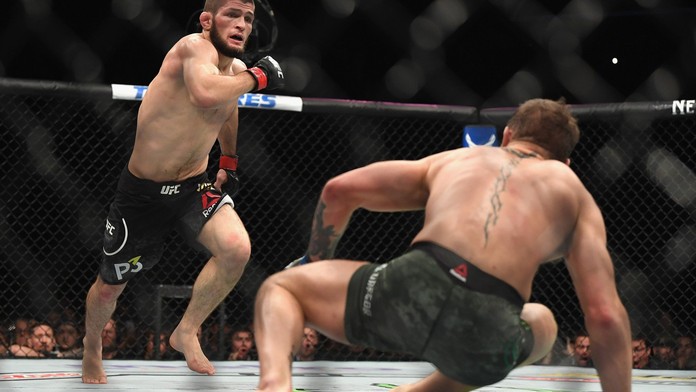 Proč se Khabib rval mezi fandy? Je za tím video a syn Conora