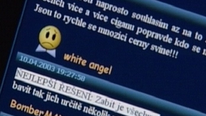 Pedofil na internetu: postiženou dívku nutil posílat erotické fotky
