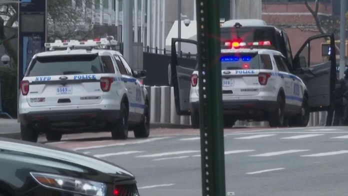 Policie obklíčila sídlo OSN v New Yorku, v okolí se pohyboval muž s brokovnicí