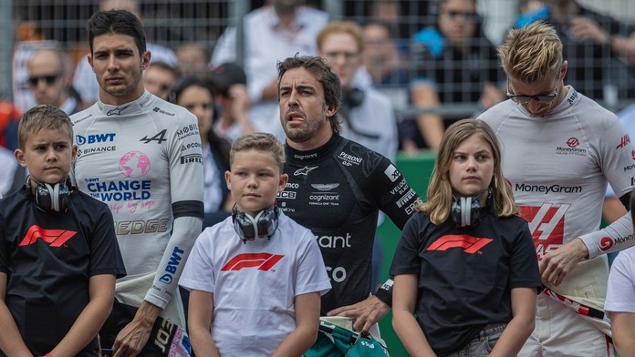 Zatracený idiot. Francouz Ocon se po kolizi na trati pustil do mistra světa