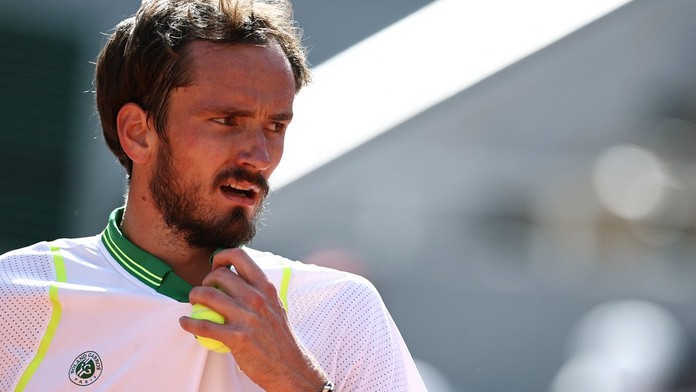 Šok na French Open už v prvním kole. Světová dvojka vypadla s kvalifikantem