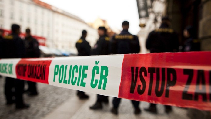 Policistu stíhali kvůli zfackování podezřelého, teď se zastřelil