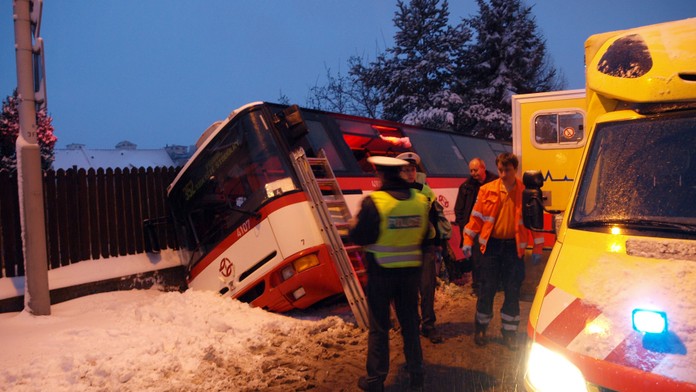 Po nehodě autobusu na Prachaticku 8 zraněných!