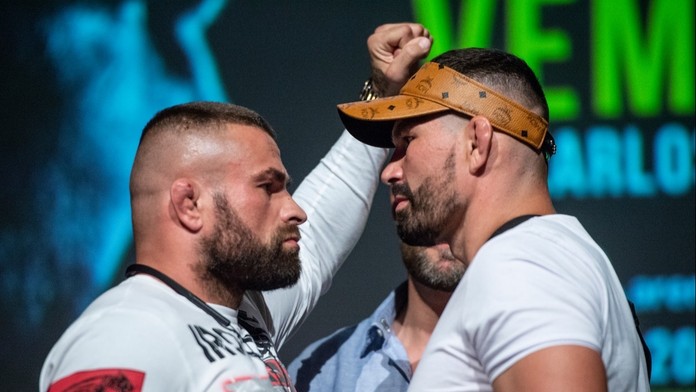 Karlos Vémola a Attila Végh během staredownu