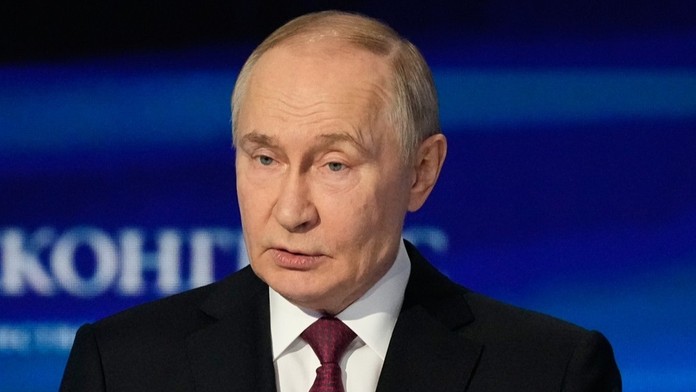 Západu už dochází trpělivost. Putinovi mohou zůstat jen oči pro pláč