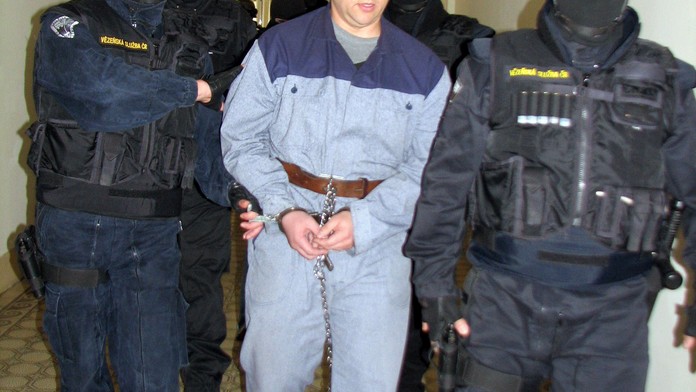 NESKUTEČNÉ! Berdychův gang měl plánovat ÚTĚK Z VĚZENÍ! Měli i ZBRAŇ!