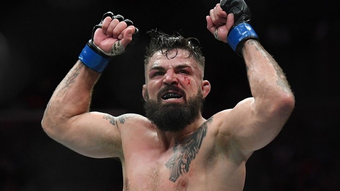 Perry si rvačkou pozastavil kariéru! UFC mu nařídilo léčebný program
