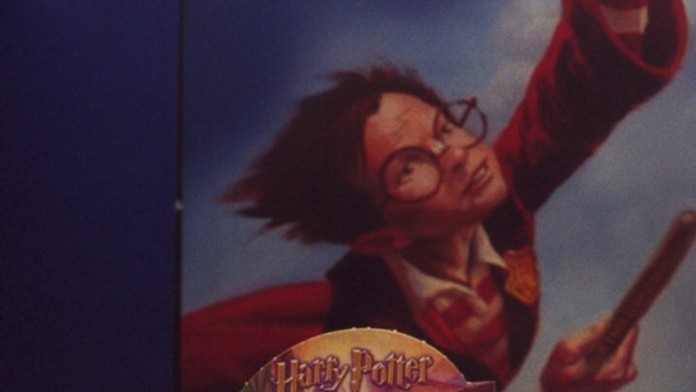 Soud s pirátským Harry Potterem znovu odročen