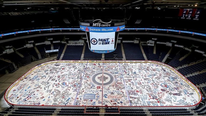 Fixy, barvy, fanoušci! Aréna NHL má po sezoně led plný vzkazů
