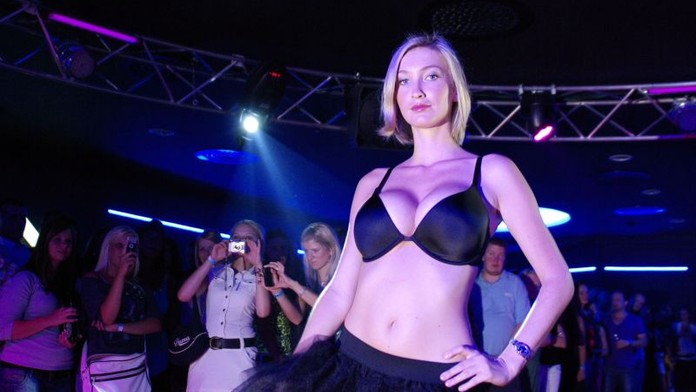Mesarošová OŠKUBALA Ptáčka! Exmilenci dluží MILION!