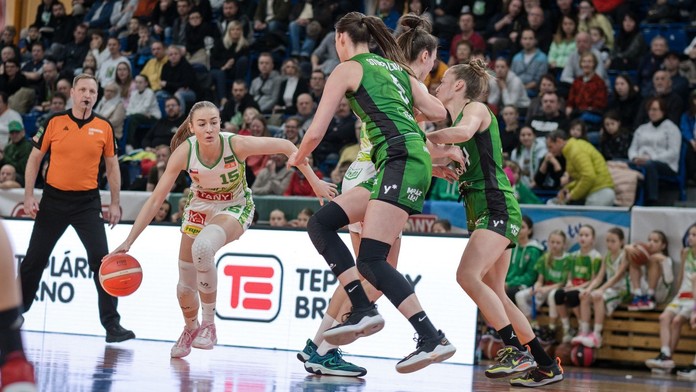 Dominica Hynková z KP Tany v brněnském derby proti Žabinám