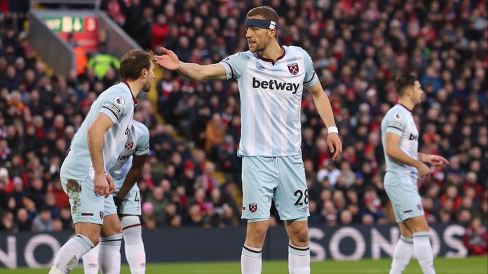 Válečník Souček odehrál celé utkání, West Ham ale padl s Liverpoolem