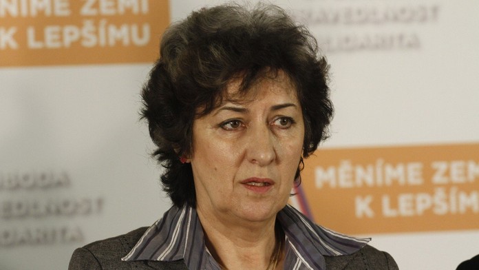 Ocenění komunistického básníka? Spletli jsme si ho, tvrdí politici