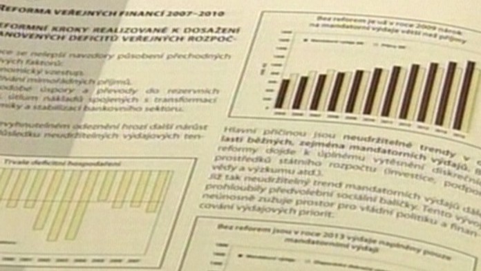 ČSSD to v brožuře Topolánkovi pořádně spočítala