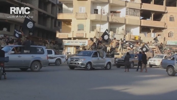 Odešli z Česka a přidali se k ISIS! Jeden z nich zemřel, prozradila BIS