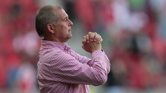 Trenérovi Slavie Radovi se udělalo zle, viděl hráče dvakrát