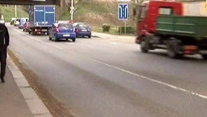 Chaos na silnicích: na mnoha místech najednou se opravují