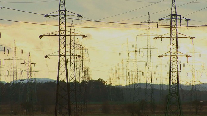 Dochází jim čas. Stovky obcí stále nemají dodavatele energií pro příští rok