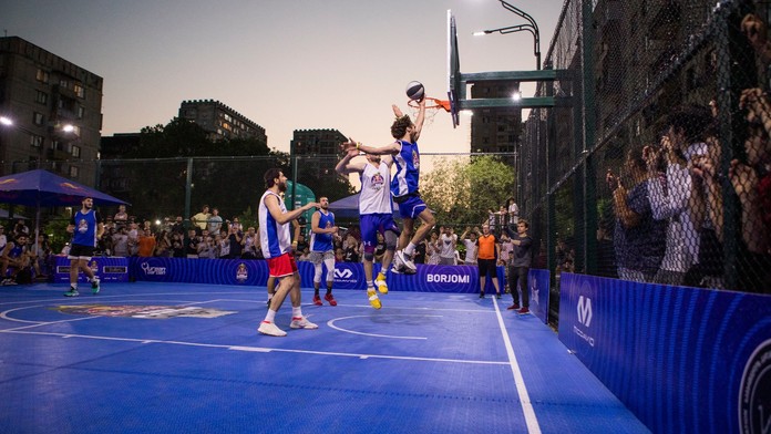 Blíží se finále basketbalového Red Bull Half Court. Zúčastní se i Satoranský