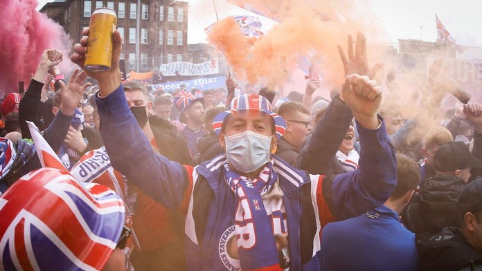 Fanoušci Rangers v dalších problémech, za údajný rasismus jdou k soudu