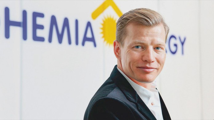 Majitel Bohemia Energy nekončí, dodává energie přes svou další firmu