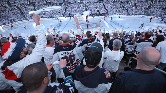 Jets zvýhodňují očkované. Na stadion pustí pouze lidi s vakcínou