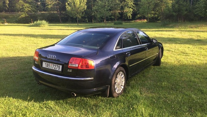 Kupte si prezidentskou limuzínu Audi A8 po Klausovi!