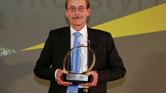 Hlavatému se prý lidé za zvolení omlouvají. Chce zpátky do Senátu