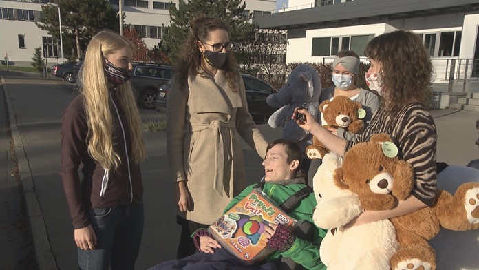 Nadace Nova pomohla rodině Honzíka, který trpí vzácnou poruchou