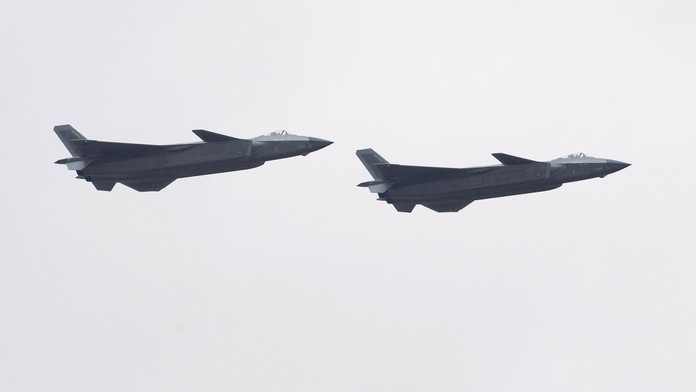 Čínské stíhačky J-20