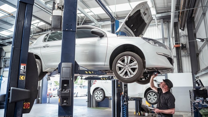 Která značka vyrábí nejspolehlivější auta? Tesla i VW v průzkumu propadly