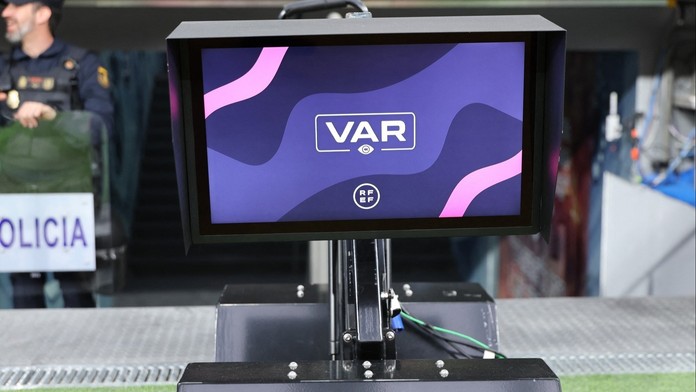 VAR ve Švédsku? Ne. Kluby si technologii nepřejí
