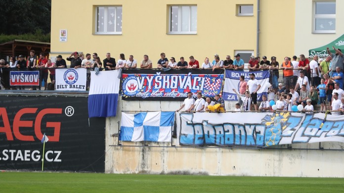 Pardubice vykročily k záchraně, Vyškov se s Drnovicemi rozloučil remízou
