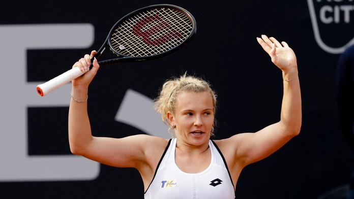 Parádní den pro český tenis. Po Fruhvirtové vyválčila titul i Siniaková