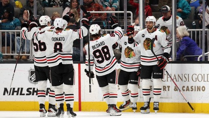 Chicago prohrávalo o čtyři góly, ale otočilo. Mrázek vychytal výhru