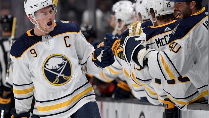 Buffalo se topí v marastu, navíc přišlo o kapitána! Eichel je mimo hru