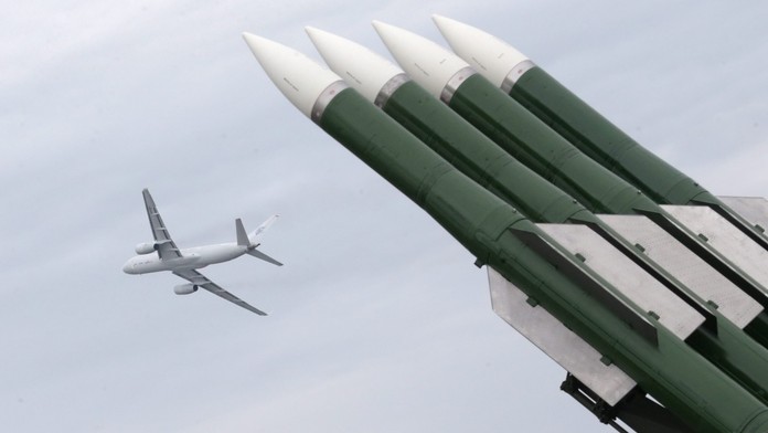 Sestřelili boeing MH17 opilí vojáci? Prý to zachytily satelity
