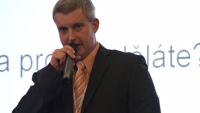 PŘÍSNĚ TAJNÉ: Mluvčí ČEZu chyboval v e-mailu! Další TRAPASY