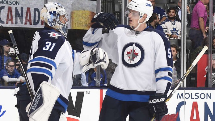 Pavelec vychytal vítězství, Jágr se vrátil a pomohl k bodu