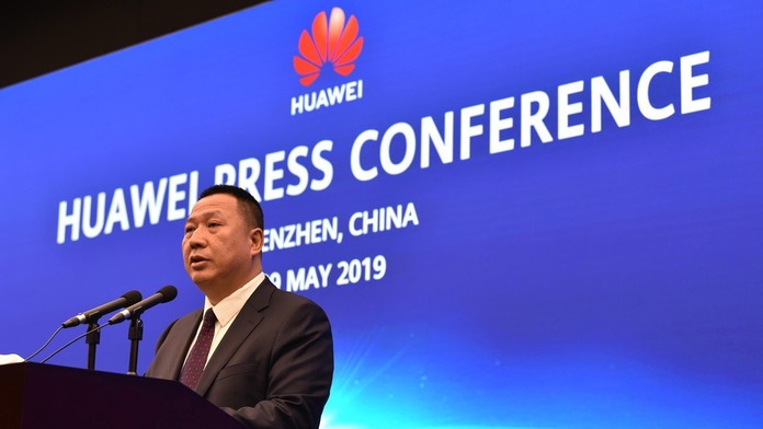 Huawei se vzteká: Zastavte nelegální tažení, vyzývá USA!