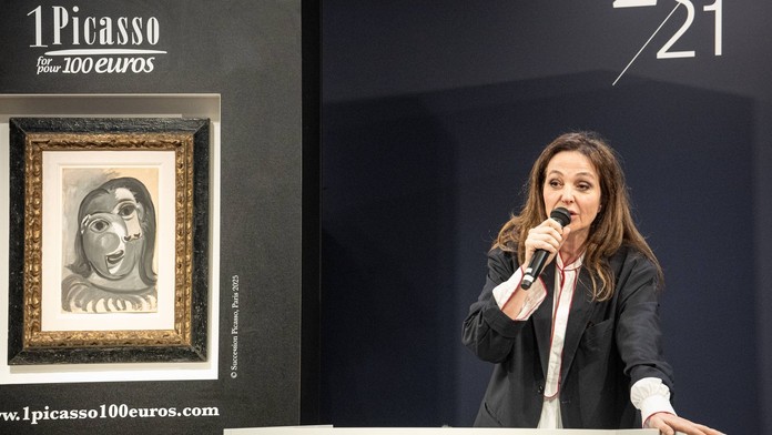 Losování tomboly 'Picasso za 100 eur' v Paříži