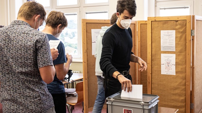Studenti si vyzkoušeli volby. Dopadly úplně jinak než průzkumy