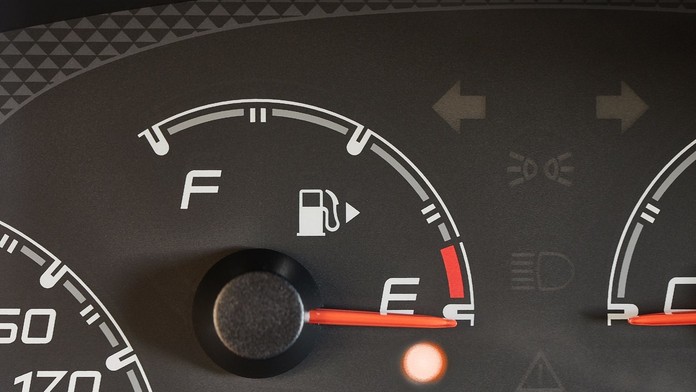 Má vaše auto vyšší spotřebu, než říká výrobce? Myslí si to téměř půlka řidičů