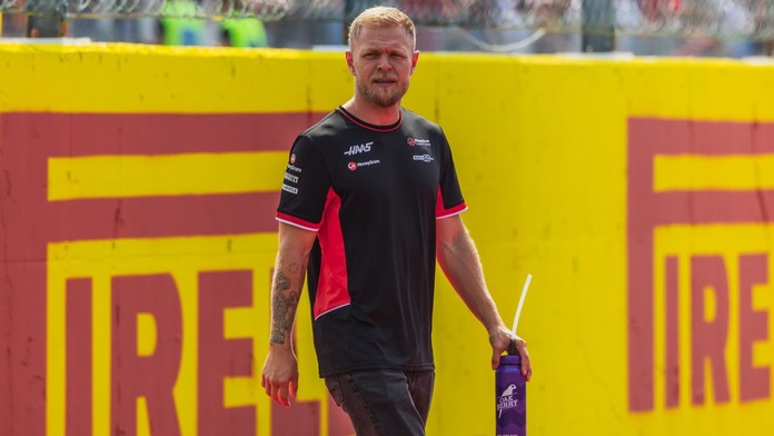 Magnussen nasbíral už 12 trestných bodů. V dalším závodě nesmí startovat