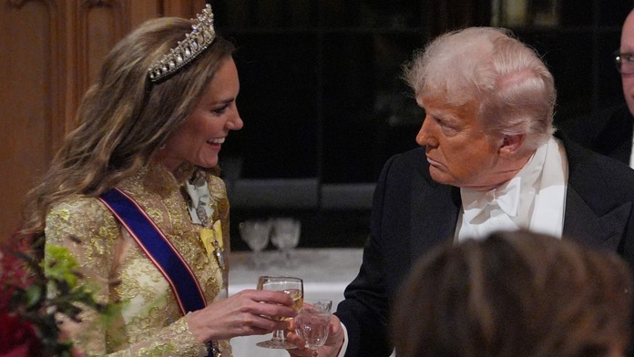 Trump složil neobvyklou poklonu princezně Kate. Nemohl z ní spustit zrak