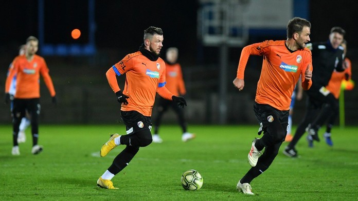 Plzeň pouze remizovala s čínským Wu-chanem, Olomouc si zastřílela