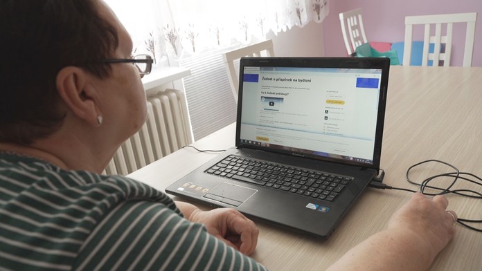 Jednoduchá pomoc? Seniorka musela kvůli příspěvku doložit 14 dokumentů