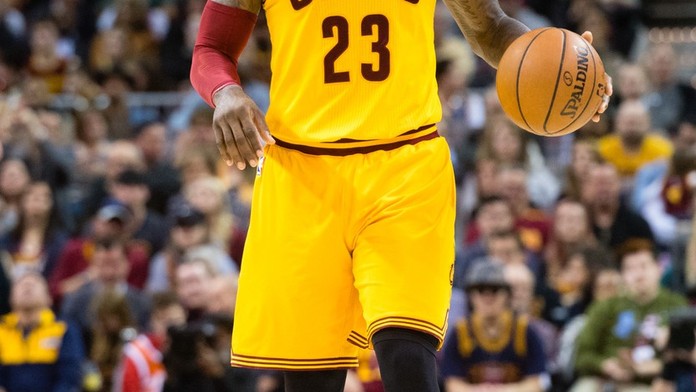 LeBron James zase zpátky! Pomohl k výhře nad Milwaukee