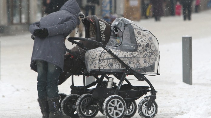 Matka hrála automaty. Její děti bloudily mrazivou nocí po městě a hledaly ji