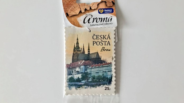 Lidé se smějí České poště. Na známce si spletla Prahu s Brnem